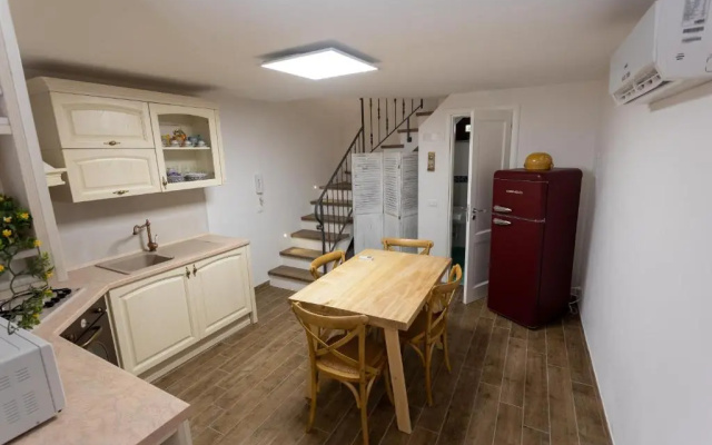 casa 160 mq 3 piani, ristrutturato e terrazza con vista