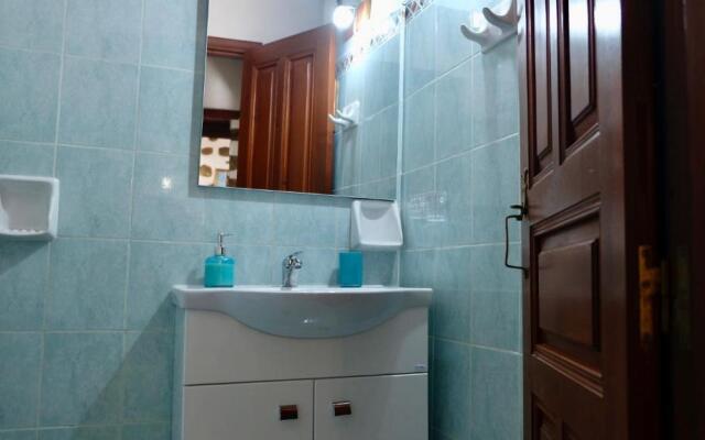 Vintage White House Patmos