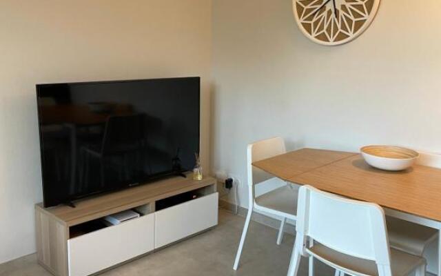 T2 calme avec vue mer et borne de recharge