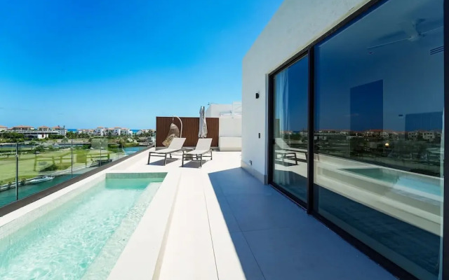 Marina Garden Penthouse 3 Bedroom Apartment