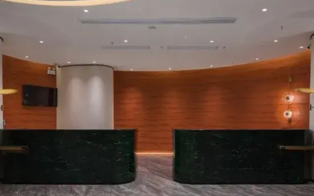 Huating Yunqi Hotel