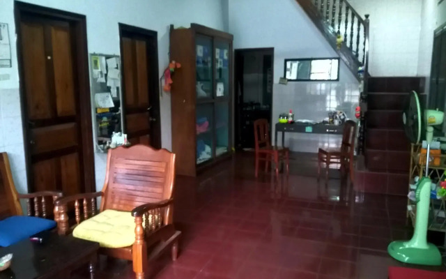 Traveller Cat Guesthouse
