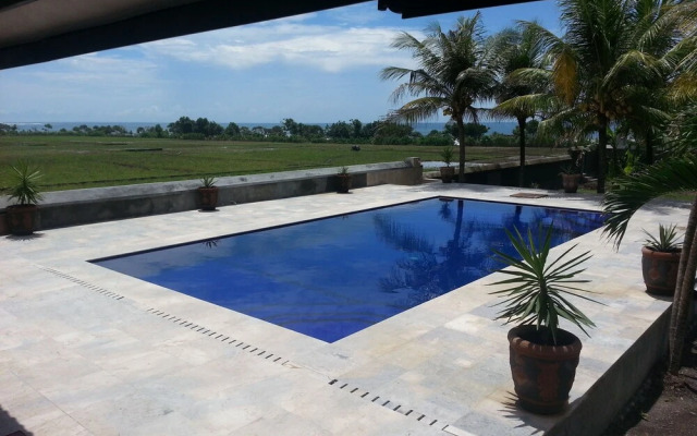 Medewi Manor