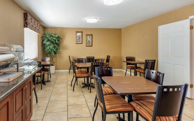 Quality Inn Russellville Area