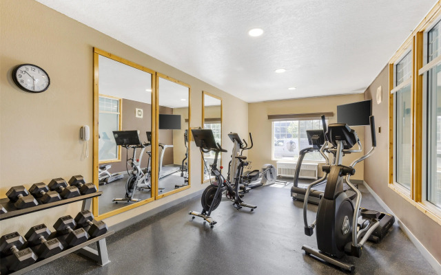 Best Western Plus Riverfront Hotel & Suites