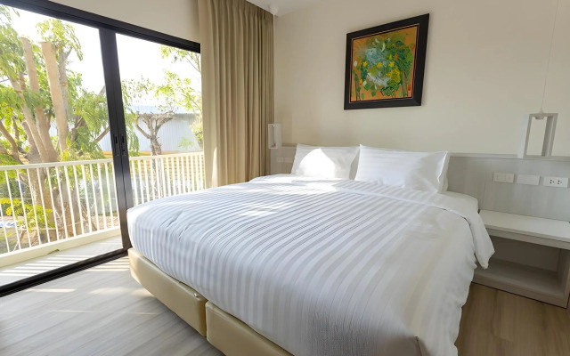 Porestva Hotel Sriracha