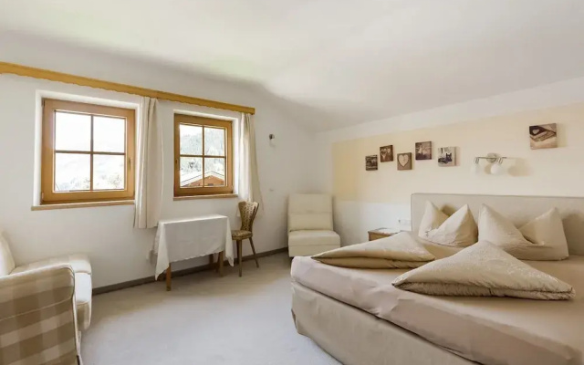 Lovely Apartment in Hainzenberg Next to Forest