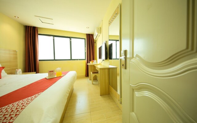 OYO 8012 Hua Yue Hotel