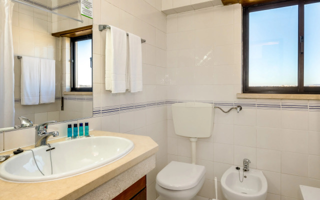 Apartamentos Turísticos Janelas do Mar