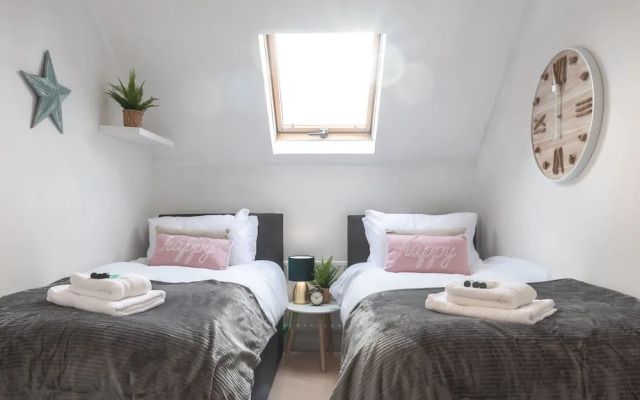 South Downs retreat house with parking