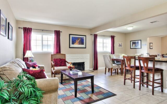 Atlantis - 4 Br Home