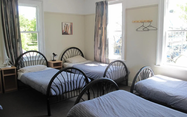 Dorset House Backpackers
