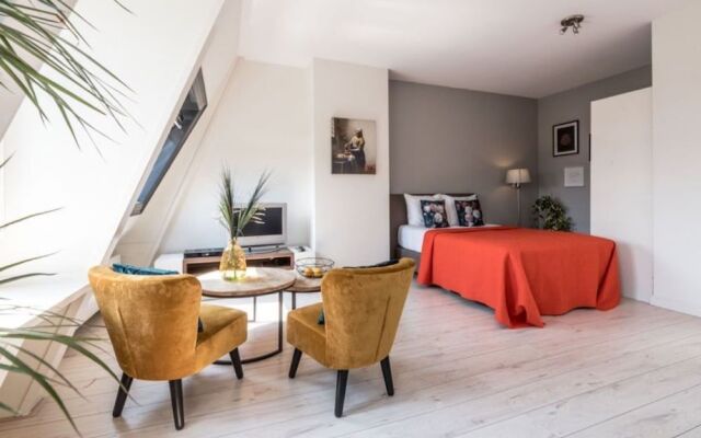 Boutique Canal House Suites
