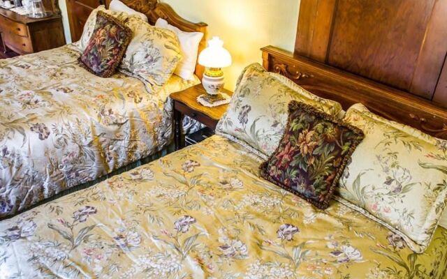 Nutt House Historic Hotel