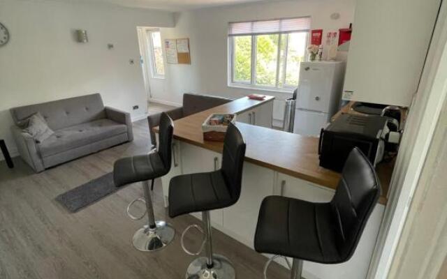 Monochrome 16 , Brentwood