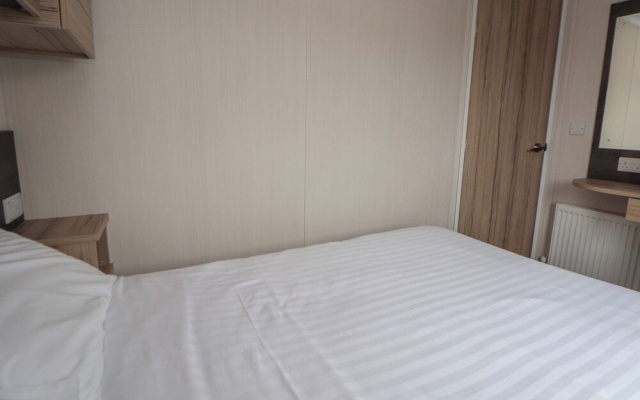 Caravan B8