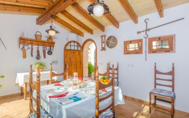 ES PUJOLS - Chalet with terrace in Campanet. Free WiFi