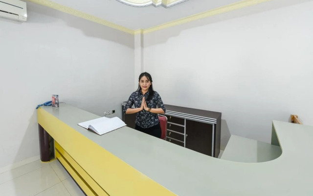 RedDoorz @ Brother Homestay Kupang