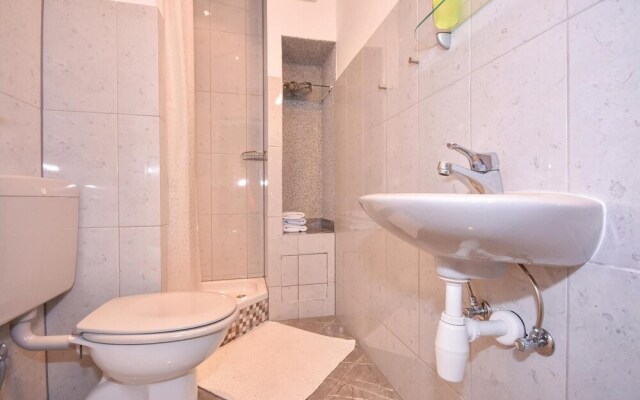 Awesome Home in Pisak With Wifi and 2 Bedrooms