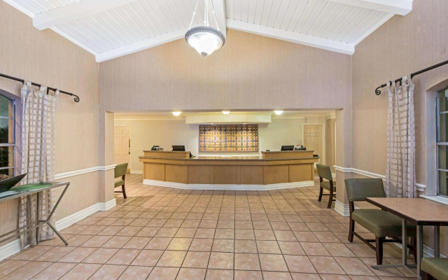La Quinta Inn New Orleans Causeway