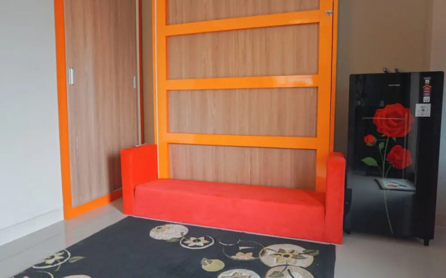 Cozy Studio Apartment At Gateway Park Lrt City Bekasi
