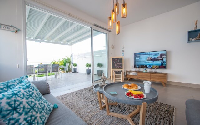 Sea front Villa Dagi - Gorgona Complex
