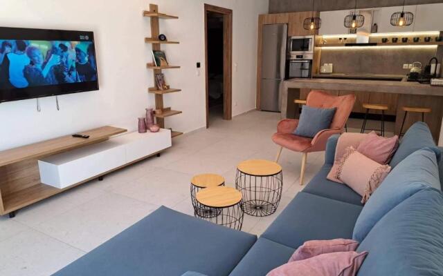 Courtyard Luxury Suites Marianthi