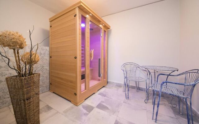 Villa Eleganza With Pool For 9 Guests , Zadar