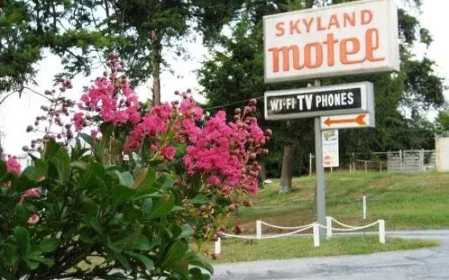 Skyland Motel