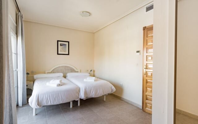 Serene Holiday Home in Baños y Mendigo With Swimming Pool