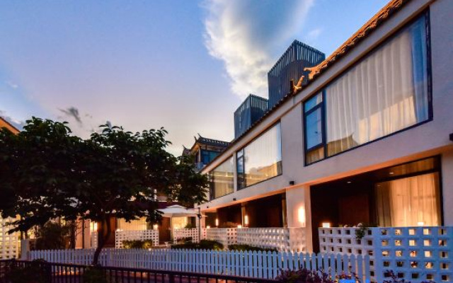 Floral Hotel·Gushenghua Flora Seaview Hotel (Erhai The Most Beautiful One Kilometer Branch) – Exterior – Dali