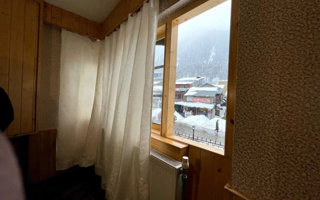 Hotel Fifth Season - Pahalgam