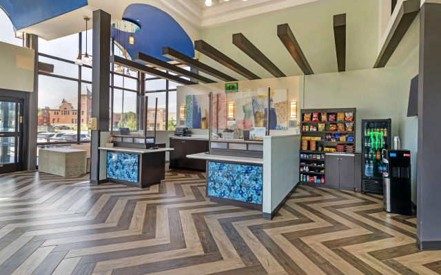 Best Western Plus Landmark Inn