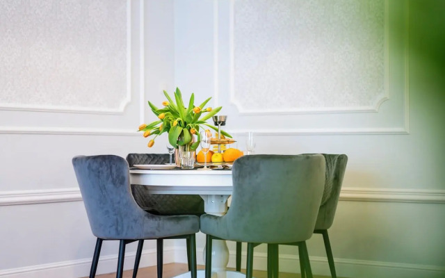 Main Square Apartments