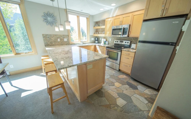 Argentine Court 1516