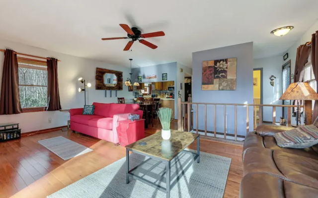 8 Mi to Skiing: Porch w/ Fireplace + Mtn Views!