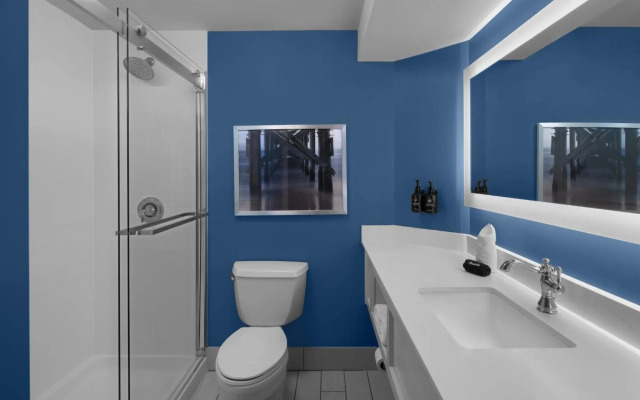 Hotel EMC2, Autograph Collection