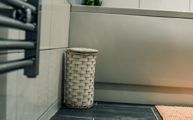 Bv Cosy Basement Apartment At Conditioning House