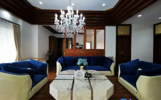 YiZen Boutique Phutara 5 Bedroom Villa