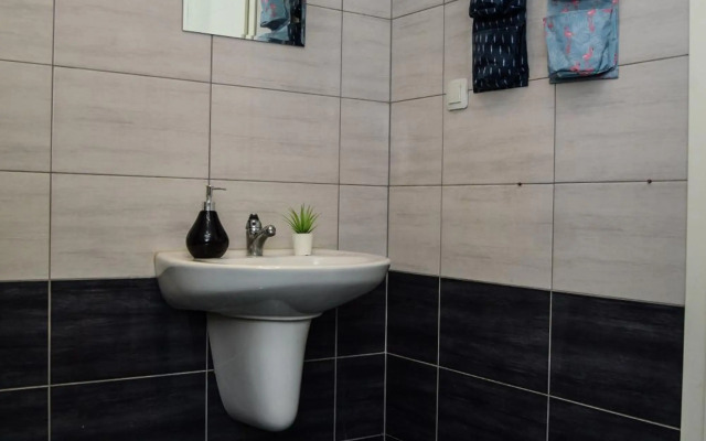 Stylish & Cozy Studio by Danailov Apartments