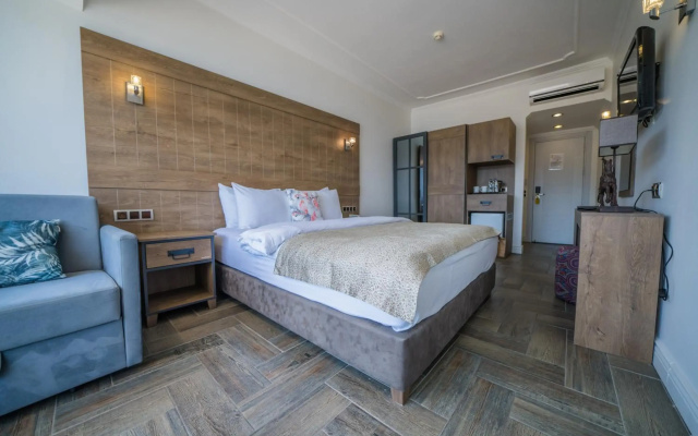 Aurasia Beach Hotel