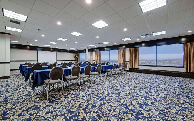 Best Western Plus Port O'Call Hotel