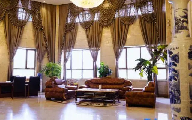 Vienna Zhihao Hotel (Hotan Railway Station)