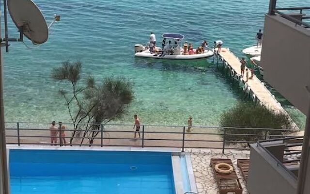 Glyfa Beach Villas