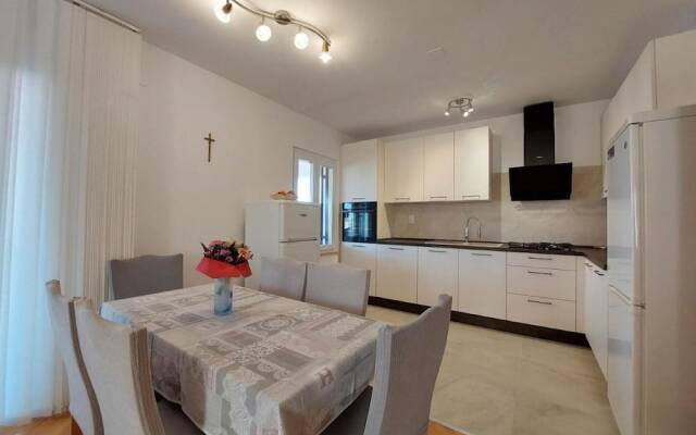 Fab - Spacious Terrace - A1