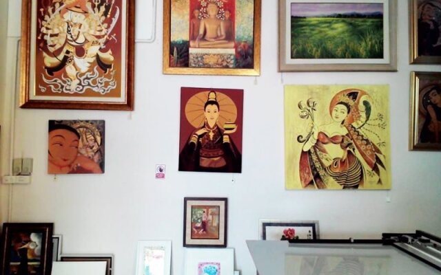 Jangmuang Gallery House