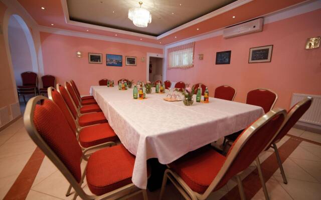 Hotel Borovnik