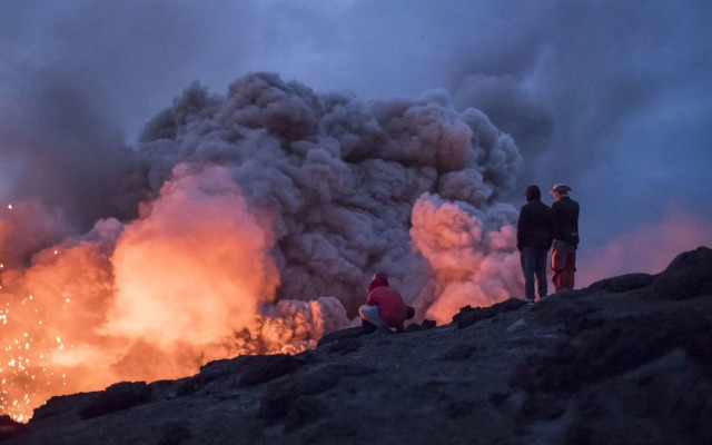 Volcano Roaring Front