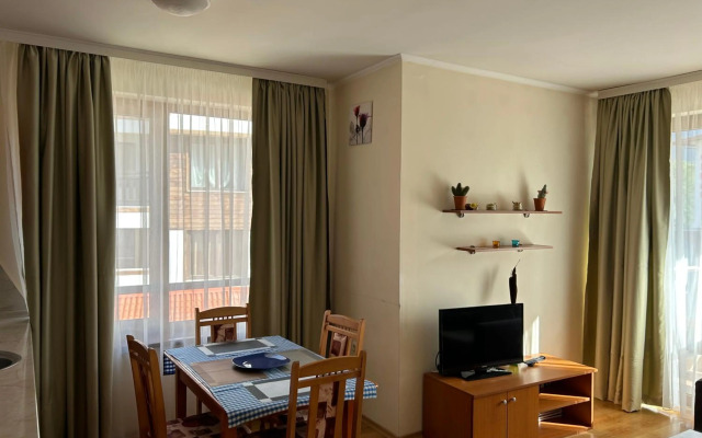 2 bedroom apartment near Gondola