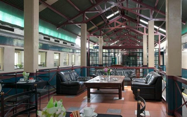 Train Lodge